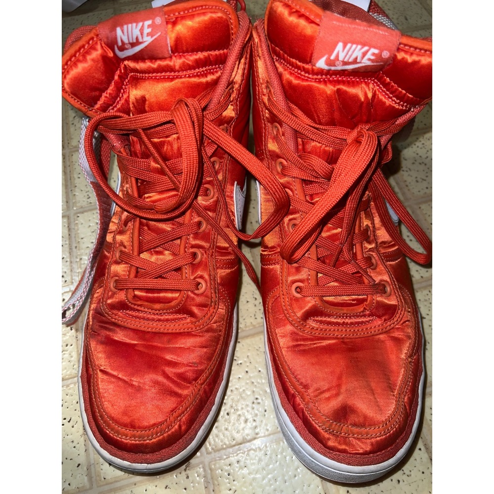 Nike Men's Size 12.5 Vandal High
Supreme Satin Retro Coral Shoes
318330-800 - Picture 4 of 8
